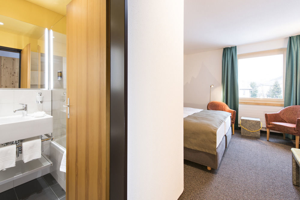 Hotel Garni Chesa Mulin Понтрезіна Екстер'єр фото